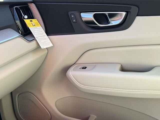 2025 Volvo XC60 Plus - Photo 37