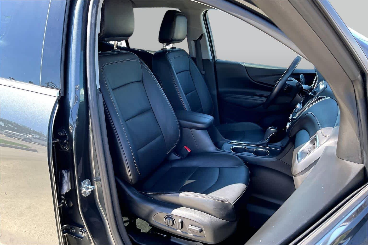 Used 2020 Nightfall Gray Metallic Chevrolet Premier image 9