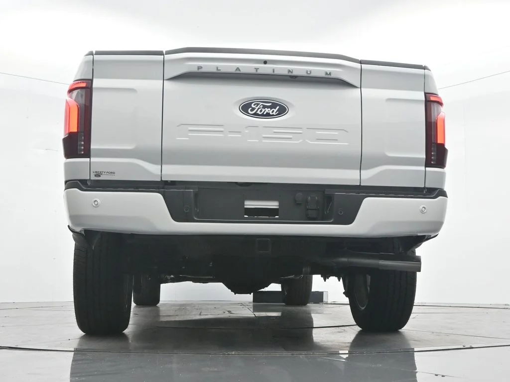 New 2026 Star White Metallic Tri-Coat Ford Platinum® image 41