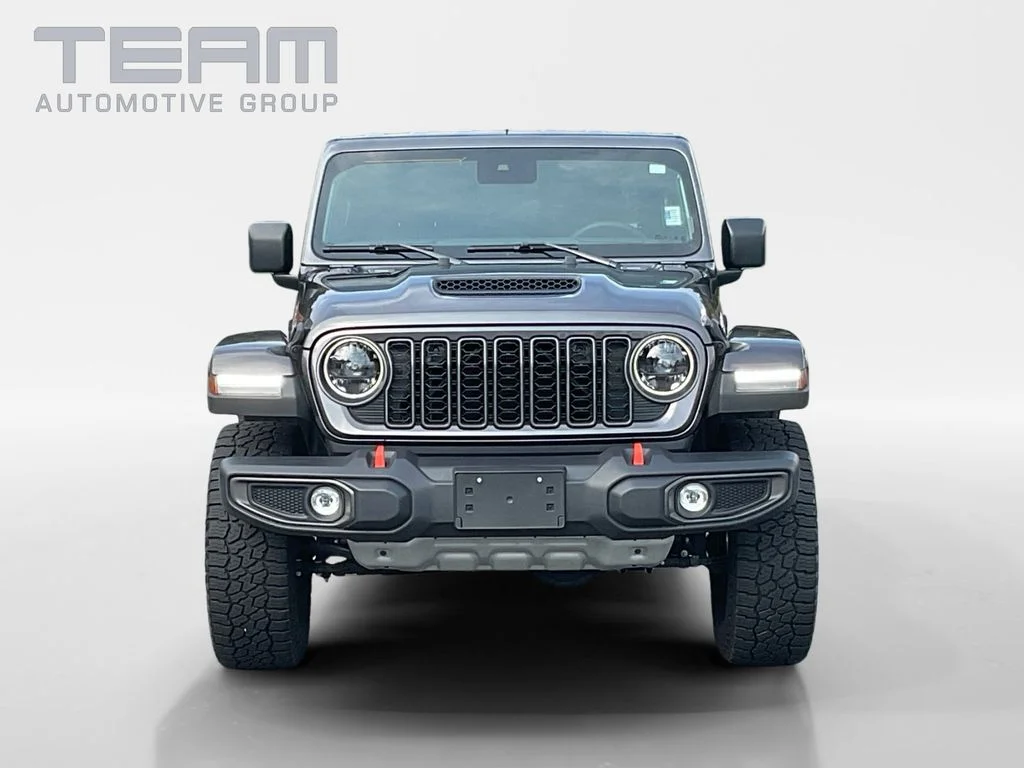 Used 2025 Gray Jeep Mojave image 2