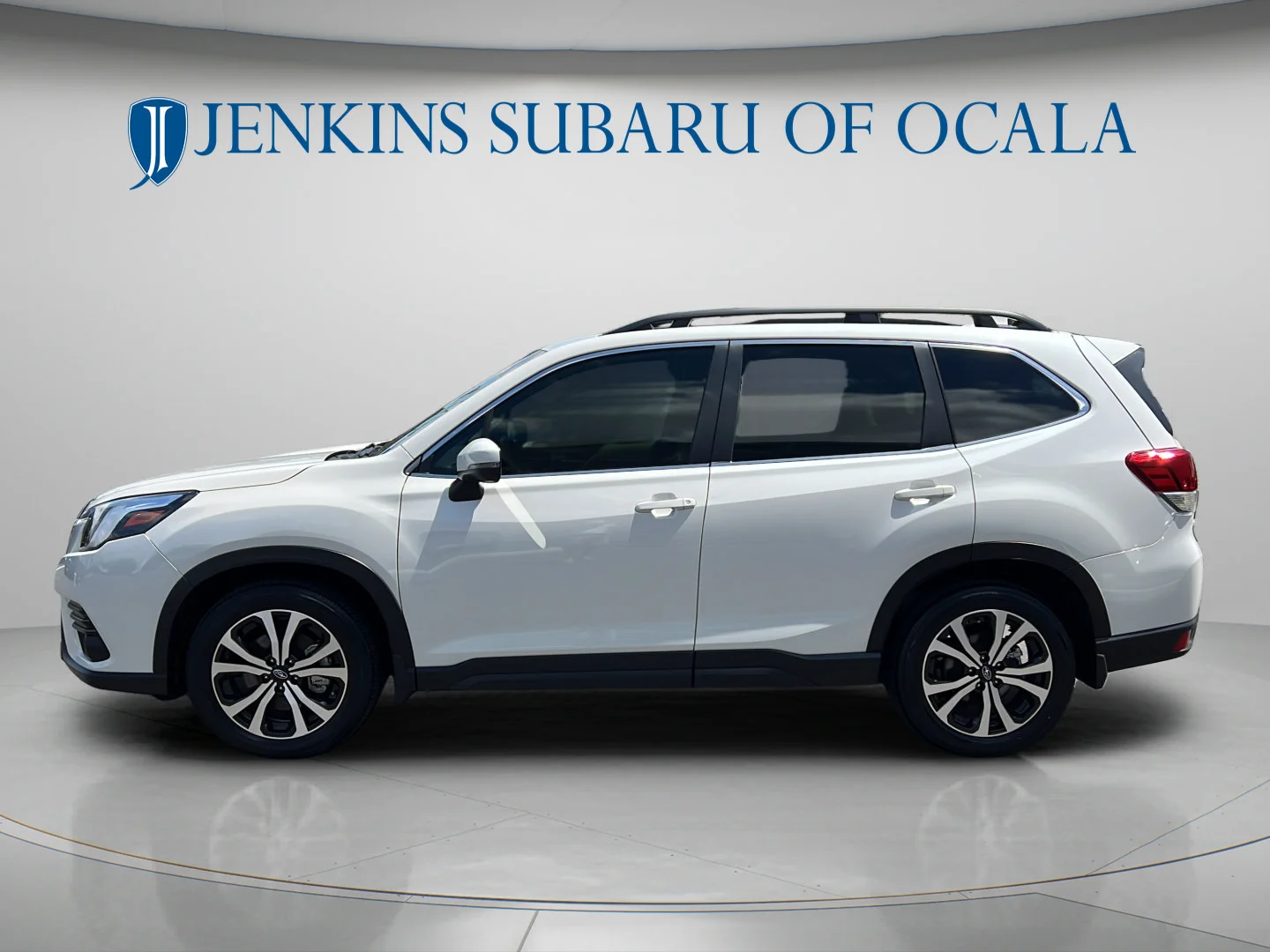 Used 2023 Crystal White Pearl Subaru Limited image 6