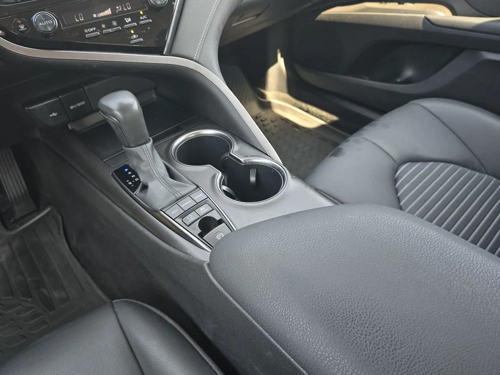 Used 2024 Ice Edge Toyota Hybrid SE image 17
