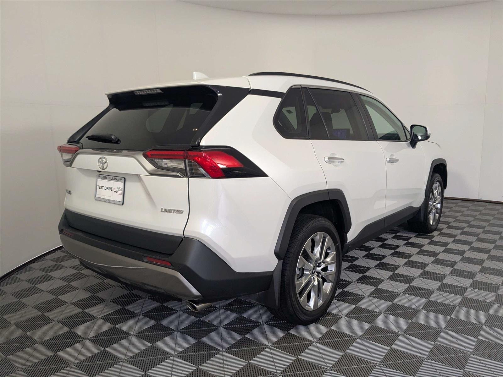 Certified Used 2024 Wind Chill Pearl Toyota Limited image 6