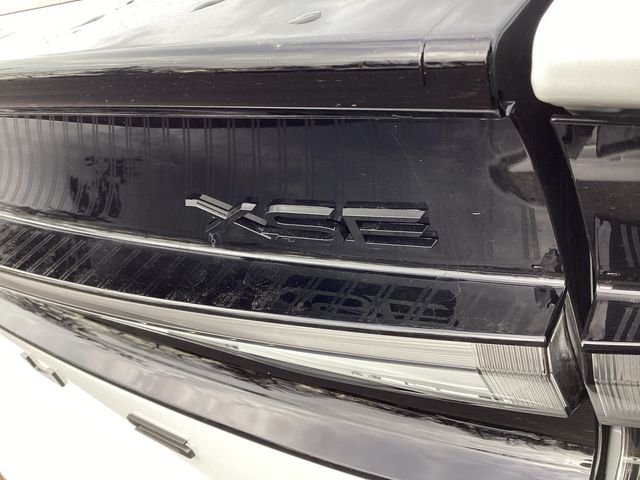 New 2026 Wind Chill Pearl <sup>1</sup> Toyota  XSE image 31