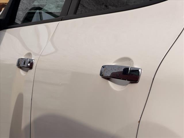 Used 2013 Pearl White Nissan SL image 7
