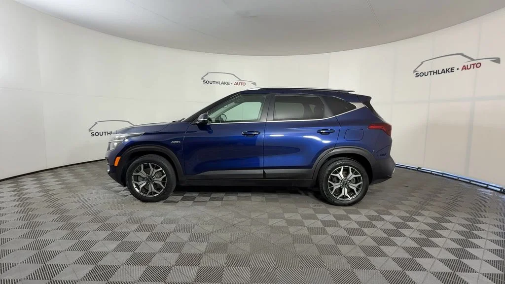Used 2021 Blue Kia EX image 7
