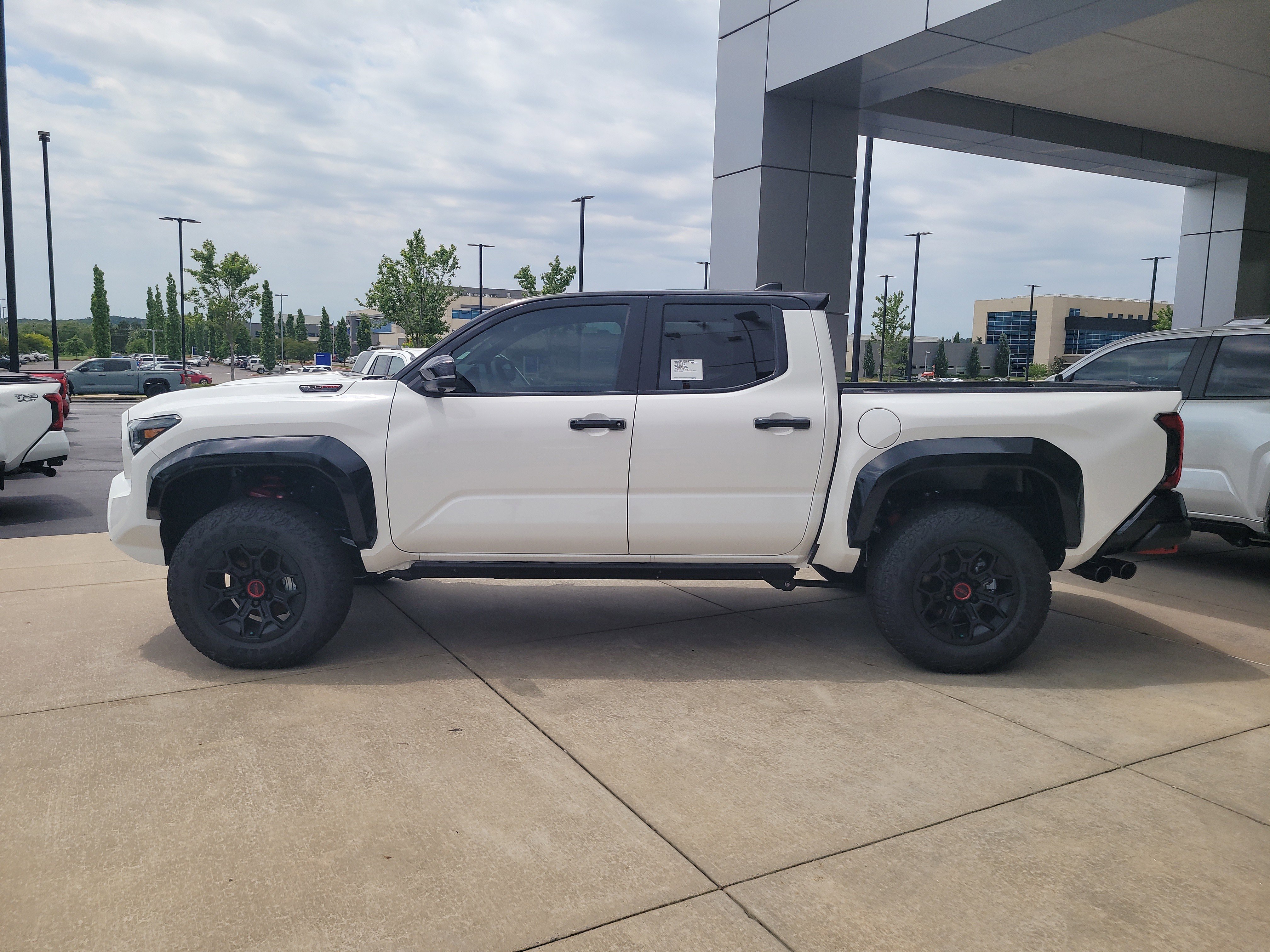 2026 Toyota Tacoma TRD Pro - Photo 8