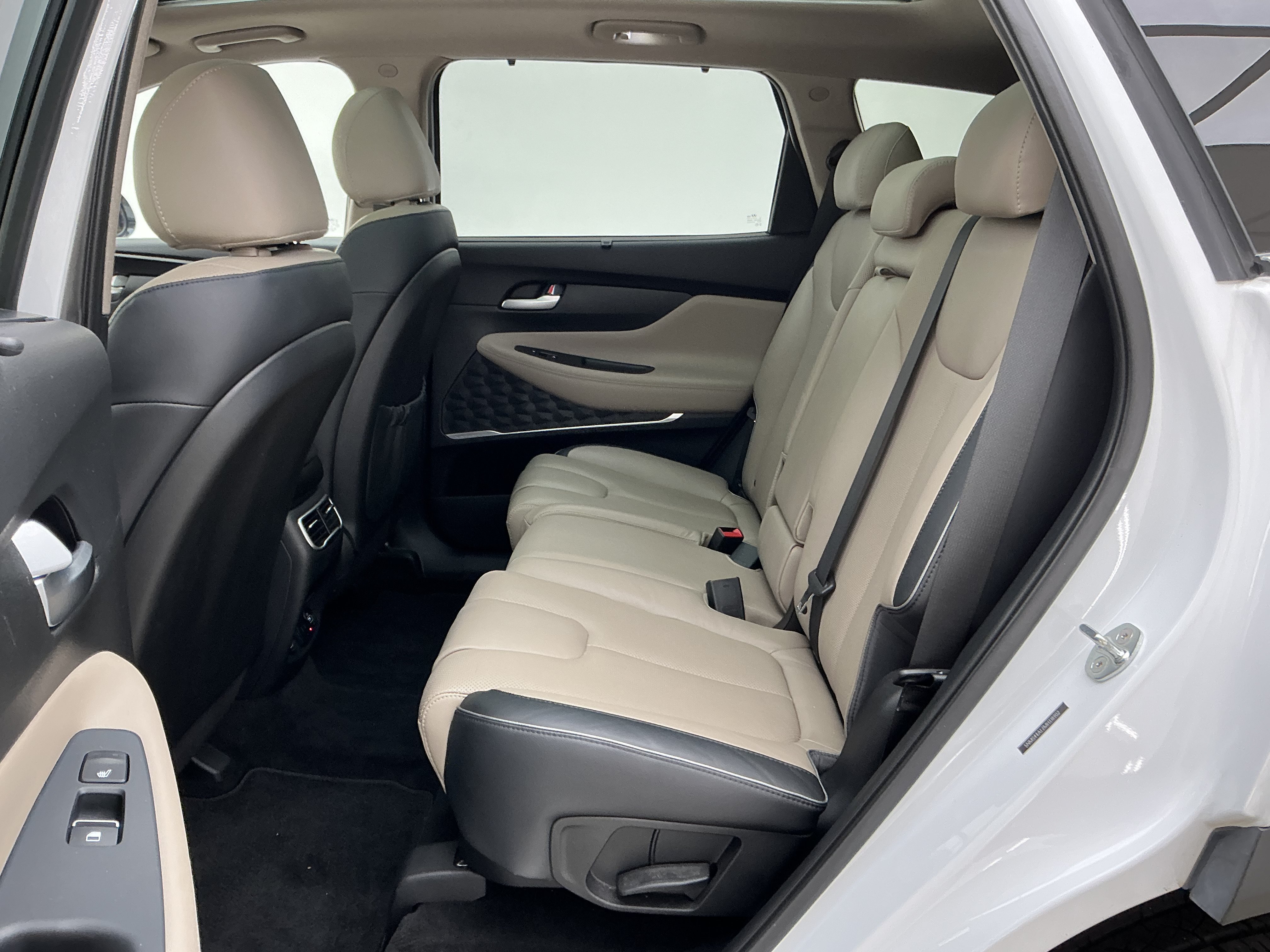 Used 2021 Quartz White Hyundai Limited image 19
