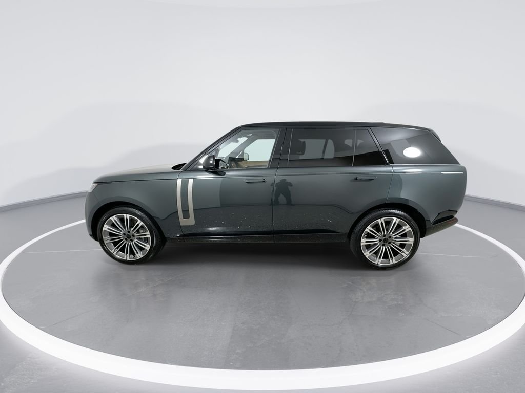 New 2026 Belgravia Green Land Rover SE LWB image 5