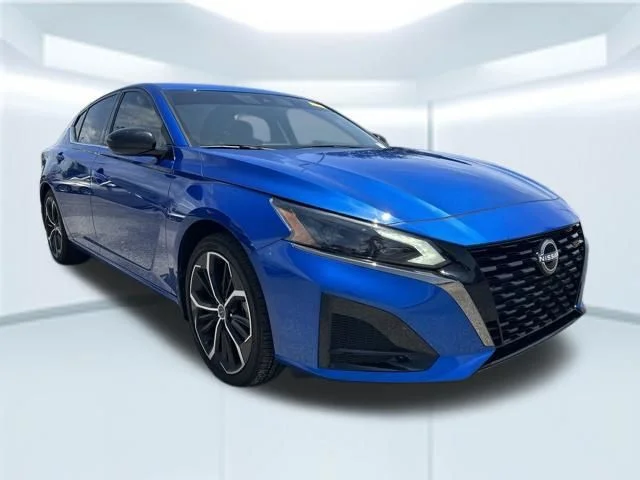 Used 2025 Blue Nissan 2.5 SR image 3