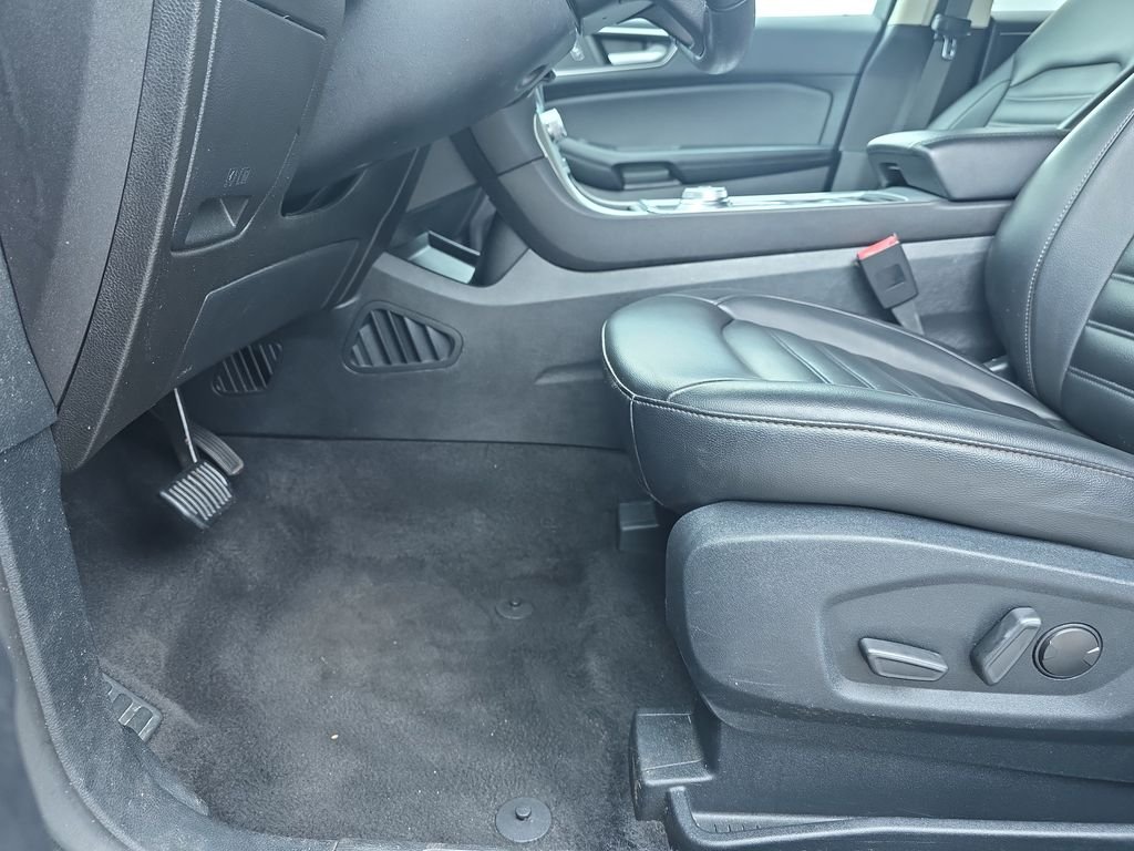 Used 2022 Blue Ford SEL image 11
