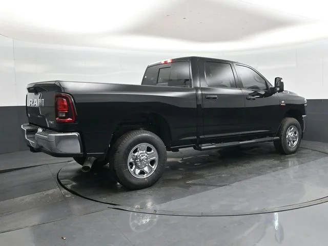 New 2026 Diamond Black Crystal Pearl-Coat Exterior Paint RAM Tradesman image 4