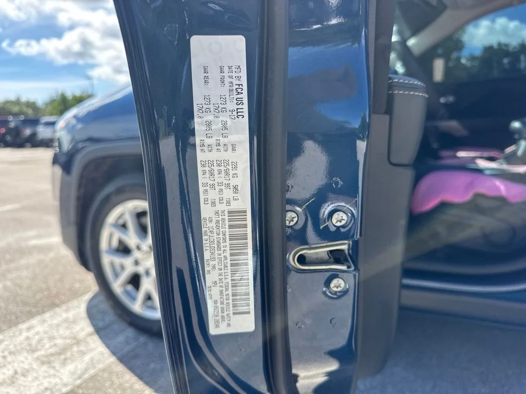 Used 2018 Patriot Blue Pearlcoat Jeep Latitude image 14