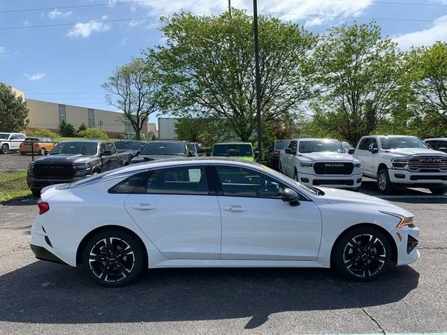Used 2024 White Kia GT-Line image 8