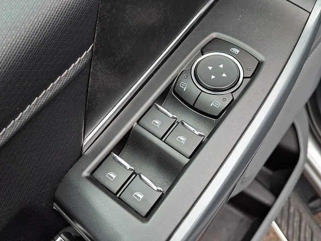 Used 2022 Silver Metallic Ford XLT image 25