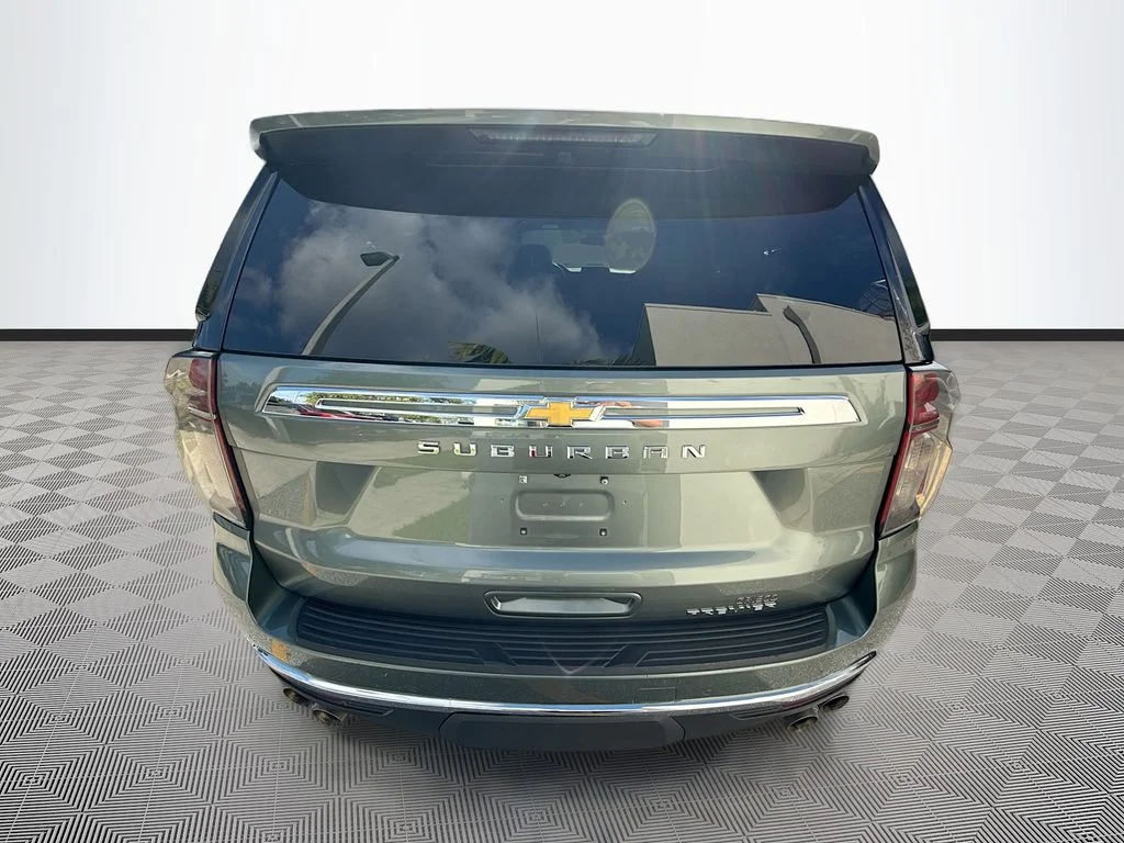 Used 2024 Green Chevrolet Premier image 7