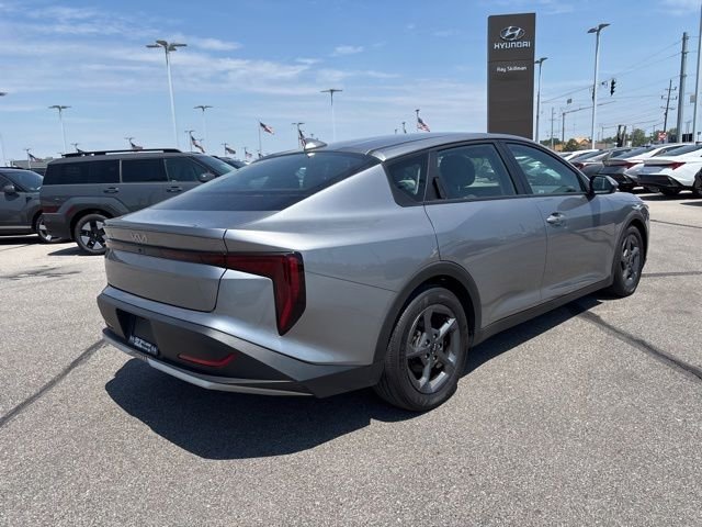 Used 2025 Gray Kia LXS image 6