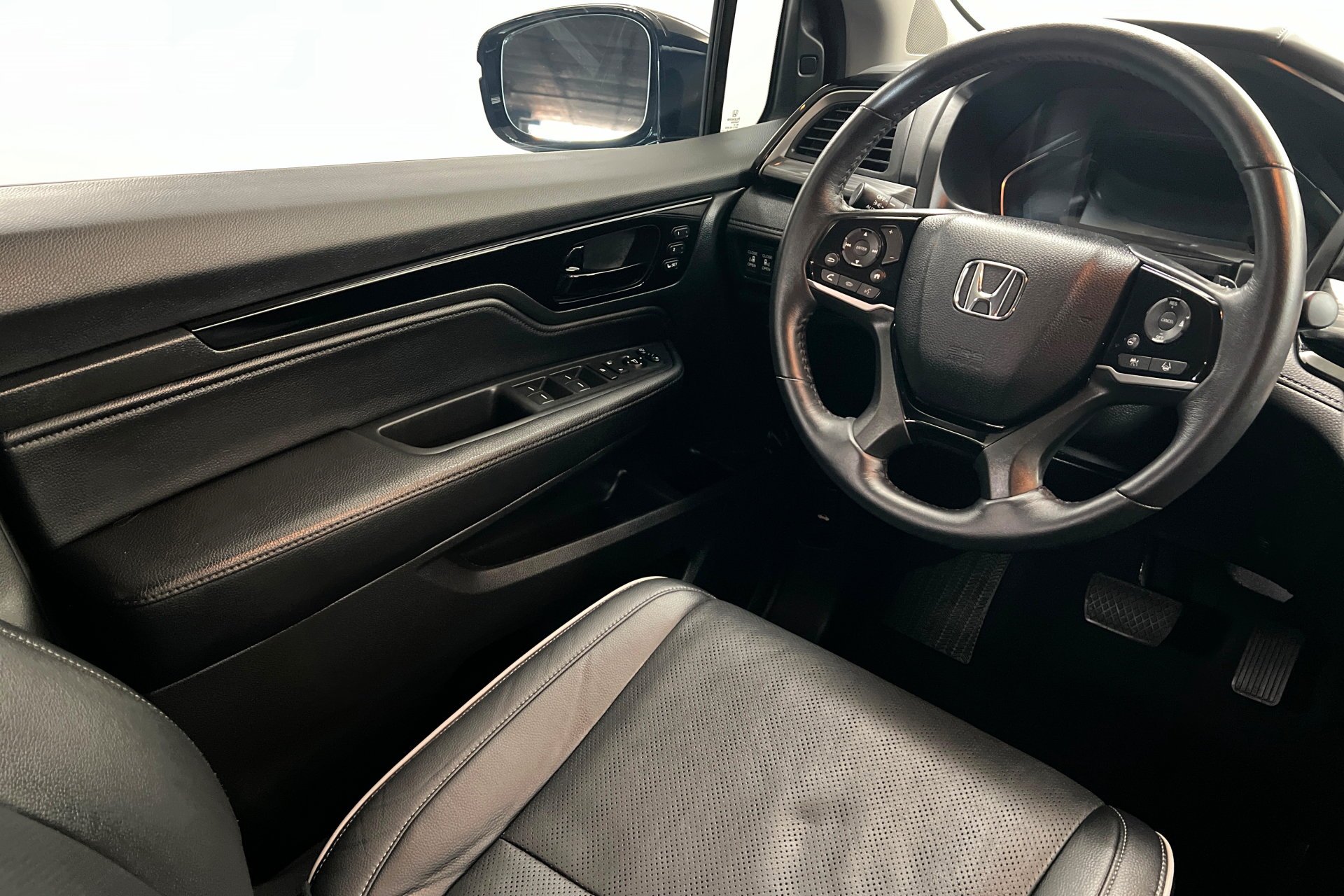 Used 2022 Black Honda Elite image 12