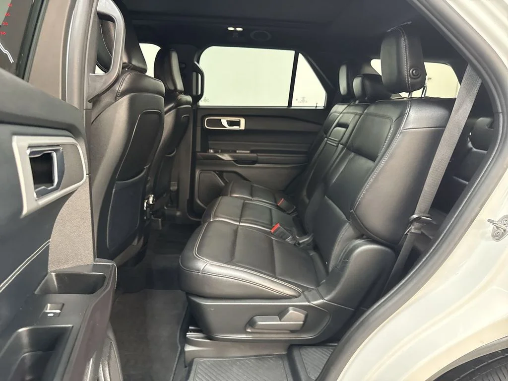 Used 2020 White Metallic Ford XLT image 16