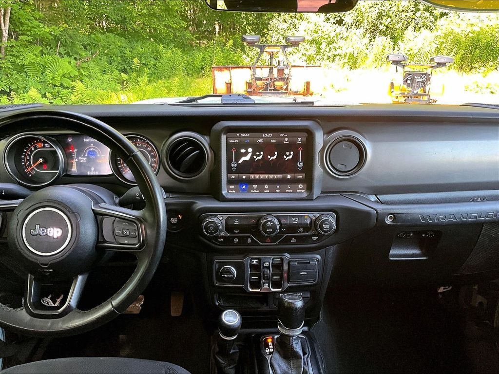 Used 2023 Earl Clearcoat Jeep Sport S image 18