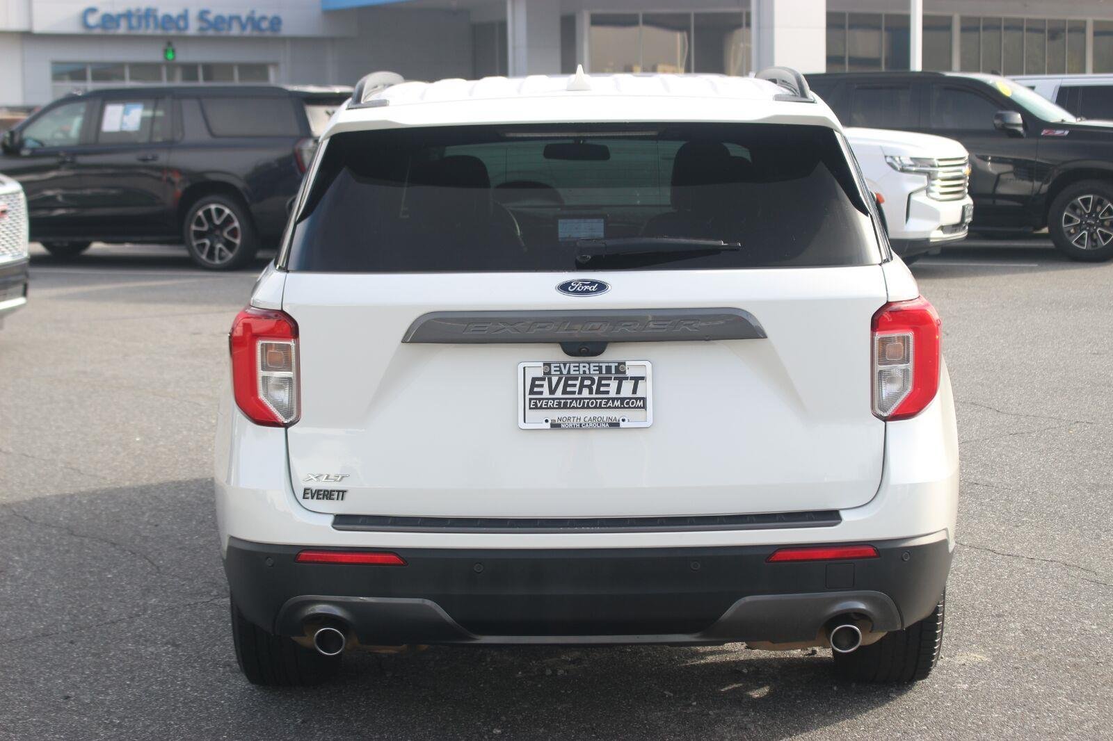Used 2021 Star White Metallic Tri-Coat Ford XLT image 6