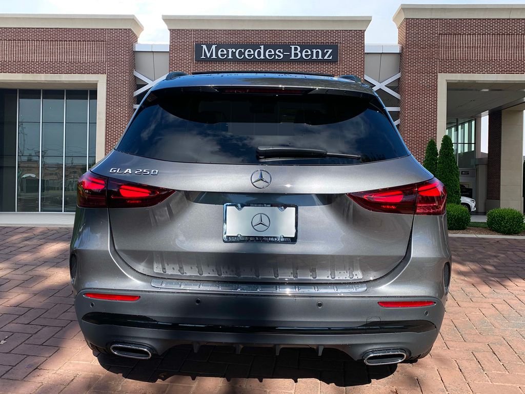Used 2025 Mountain Grey Metallic Mercedes-Benz GLA 250 image 6