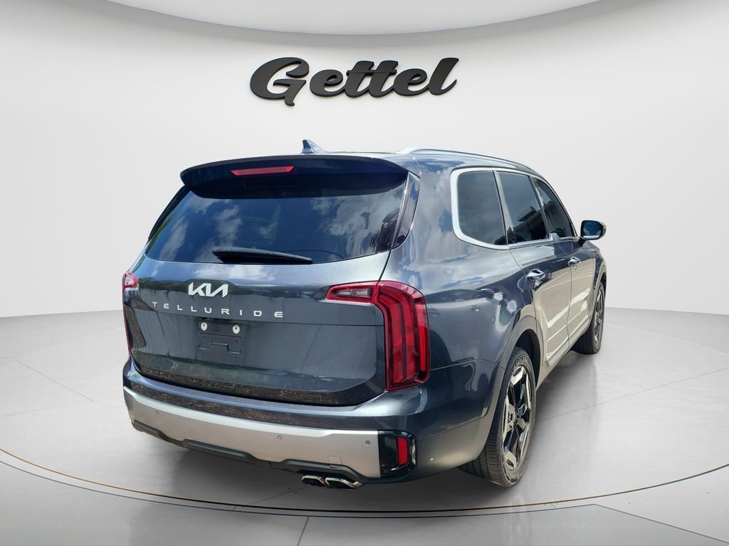 Certified Used 2024 Gray Kia S image 5