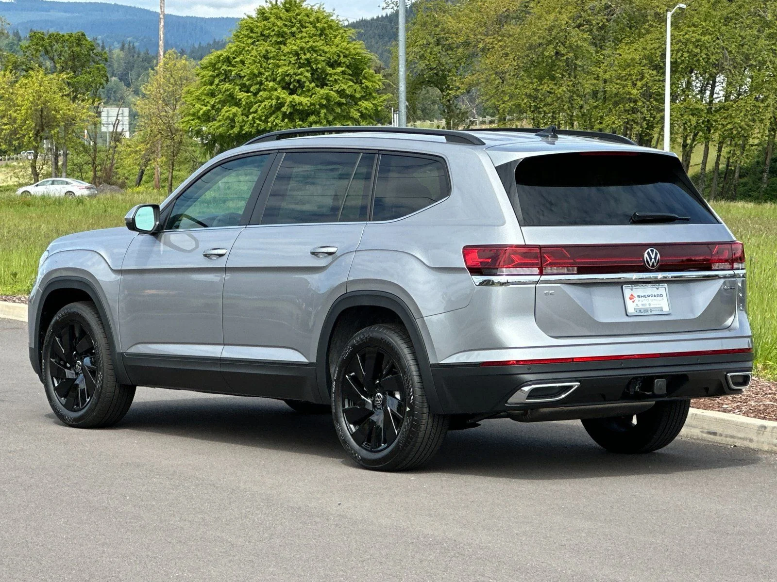 New 2026 Silver Volkswagen SE w/Technology image 5