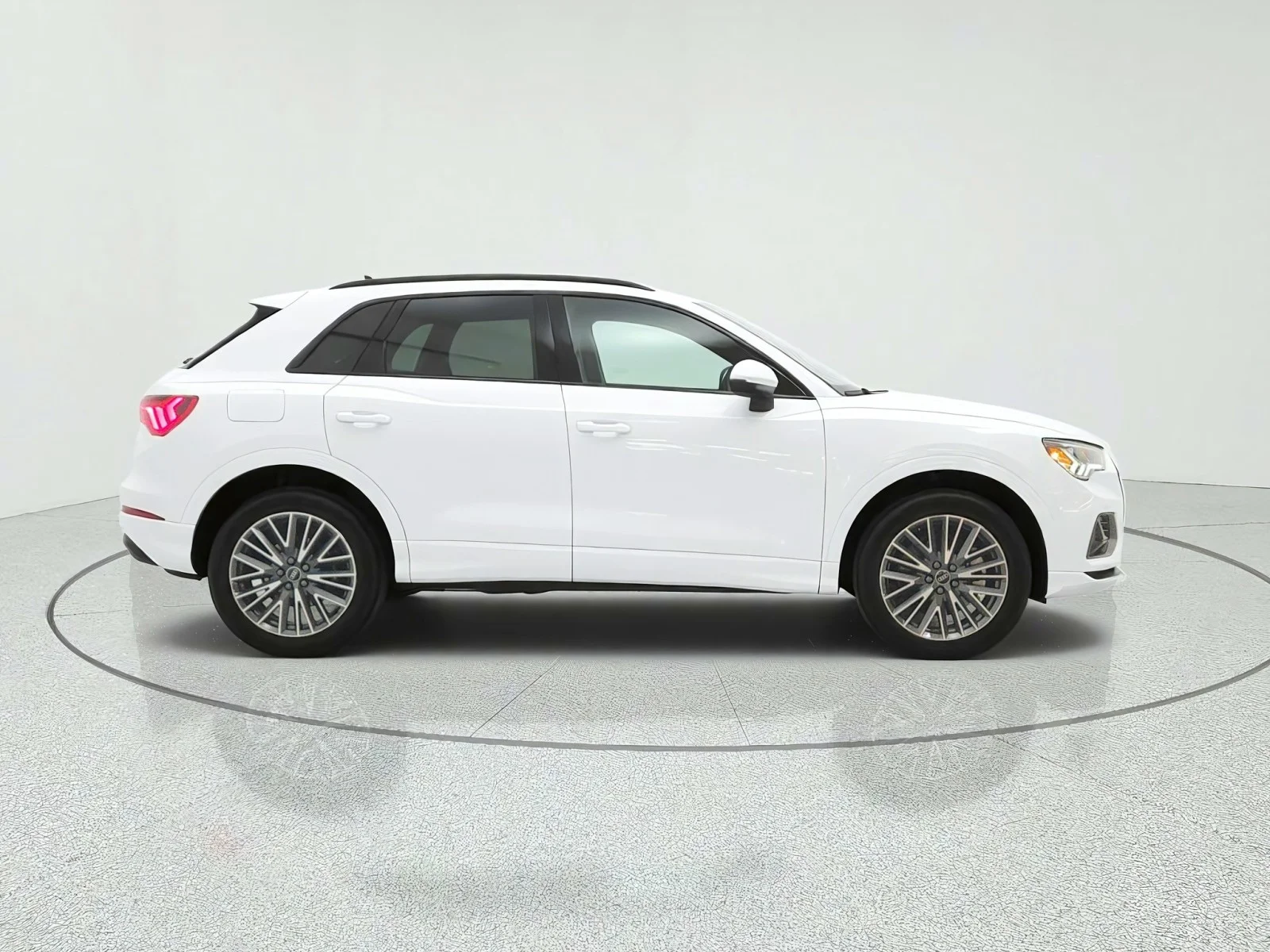 Used 2024 Arkona White Audi Premium 40 TFSI quattro image 4