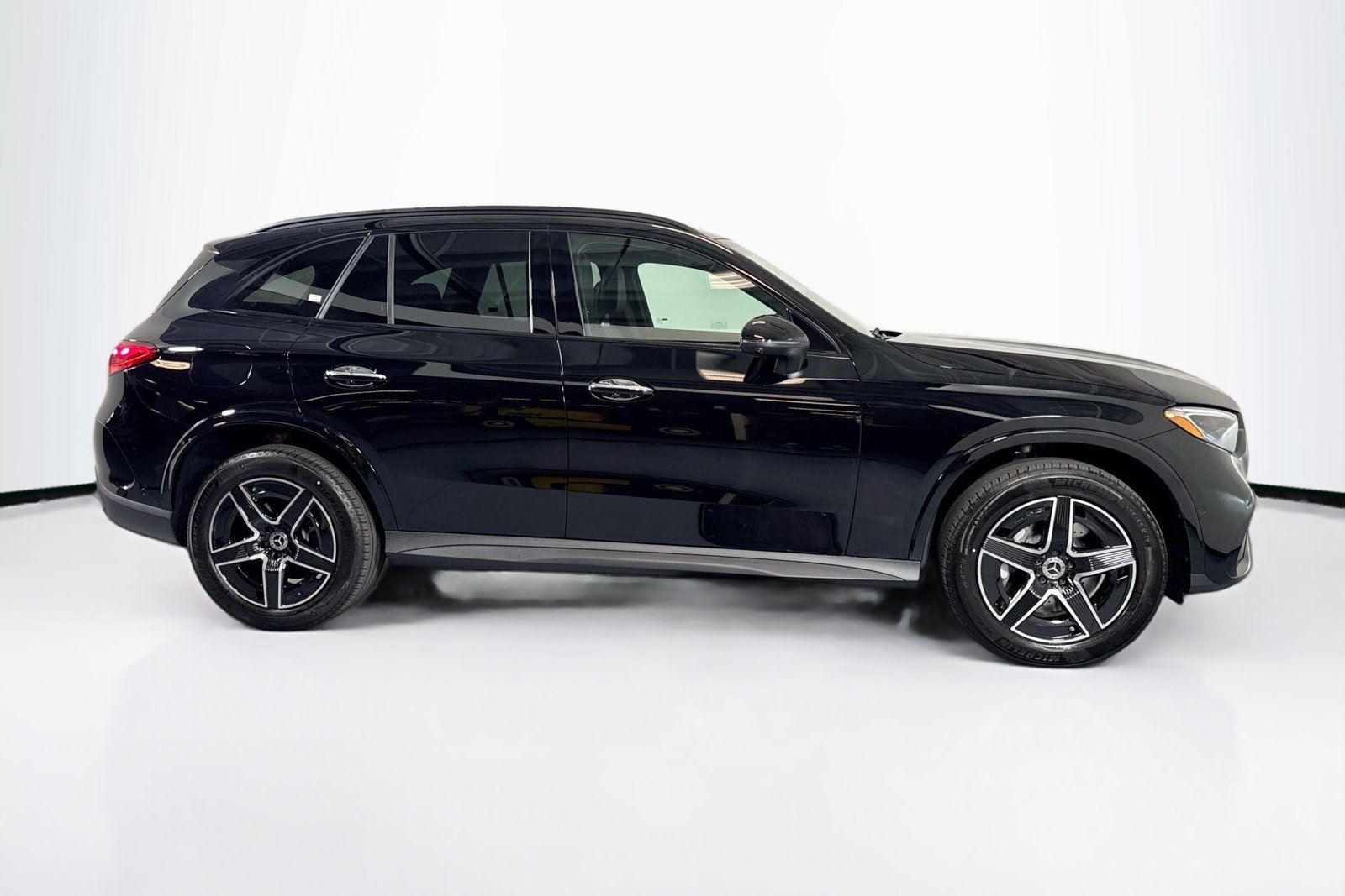New 2026 Black Mercedes-Benz GLC 300 image 4