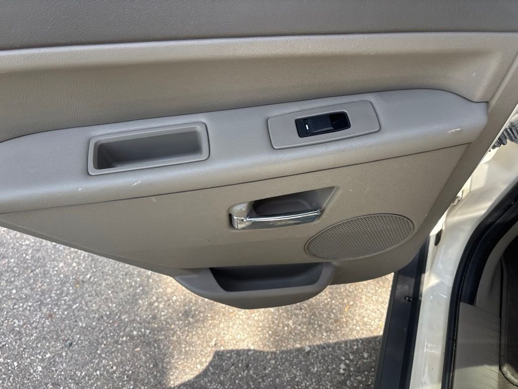 Used 2009 Stone White Jeep Laredo image 28