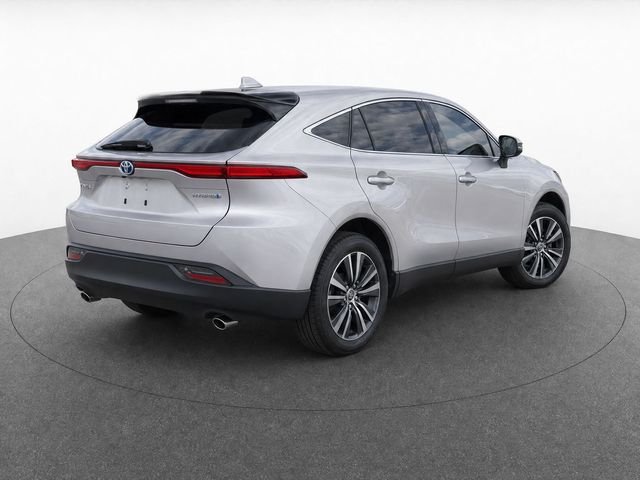 Used 2022  Toyota LE image 4