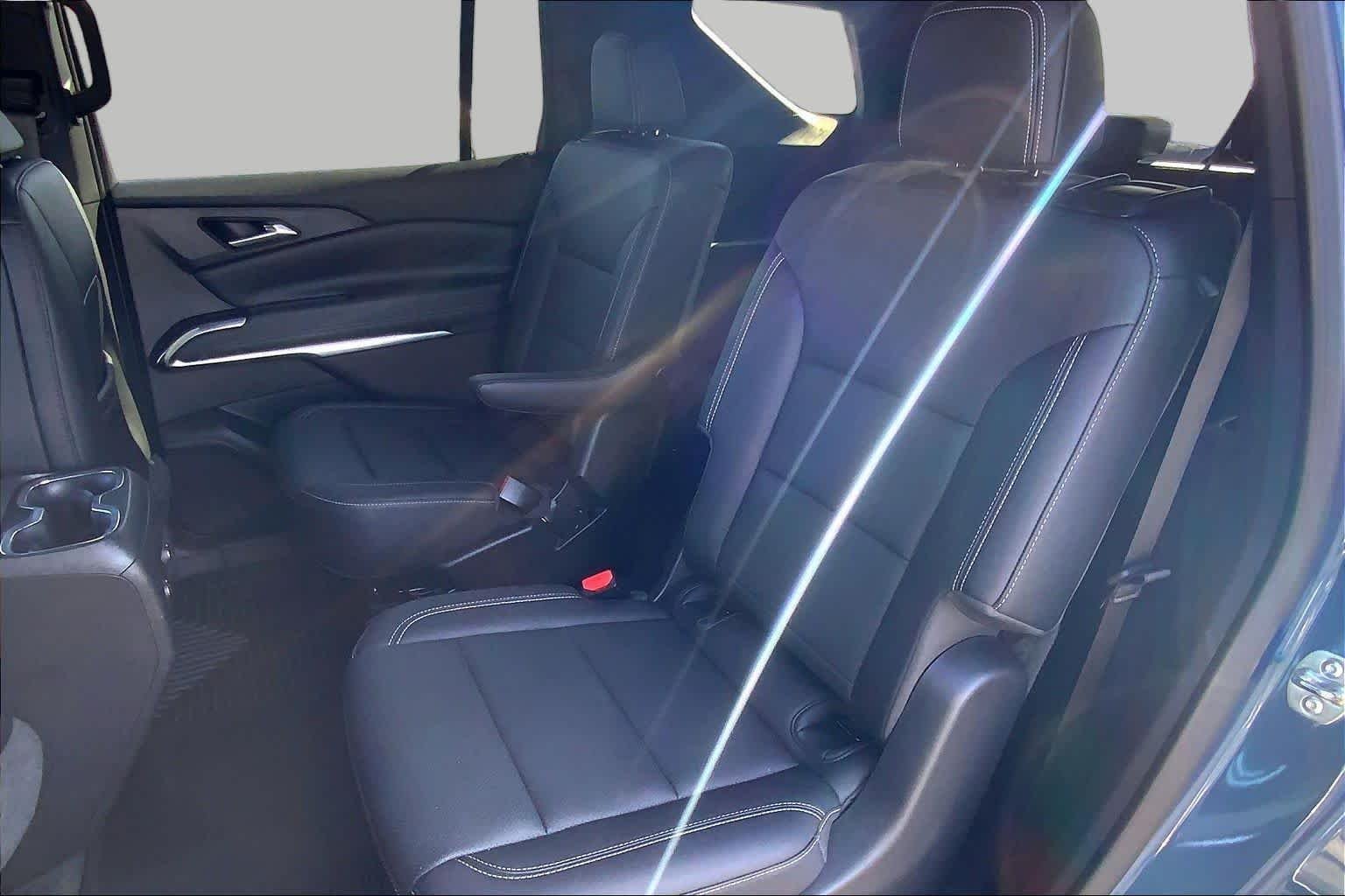 Used 2025 Lakeshore Blue Metallic Chevrolet FWD LT image 21