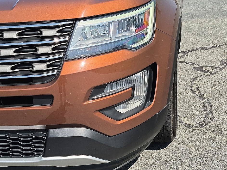 Used 2017  Ford XLT image 9
