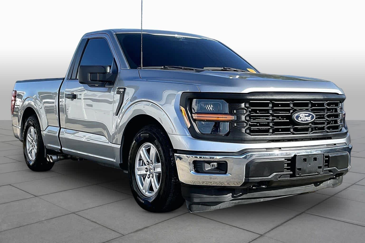 Used 2025 Iconic Silver Metallic Ford XL image 3