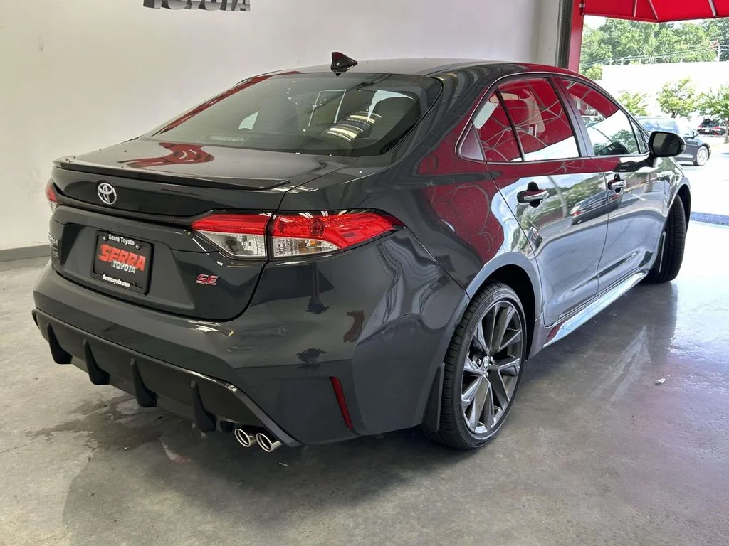 Used 2026  Toyota SE image 3