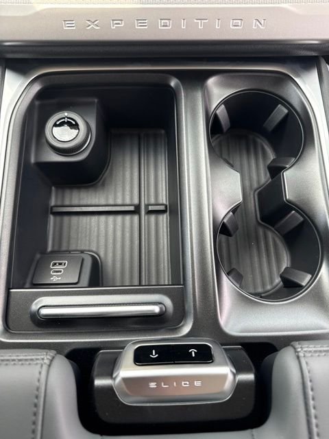 New 2027 Nocturnal Blue Metallic Ford Active image 30