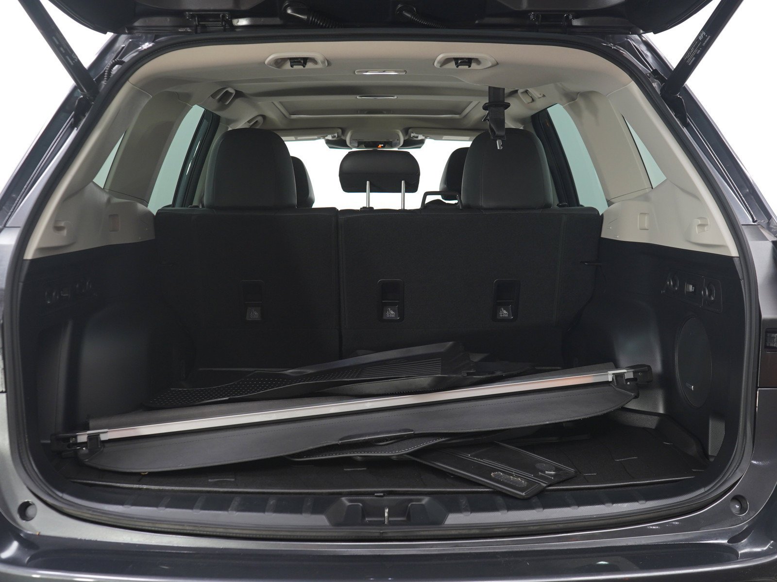 Used 2023 Magnetite Gray Metallic Subaru Touring image 9