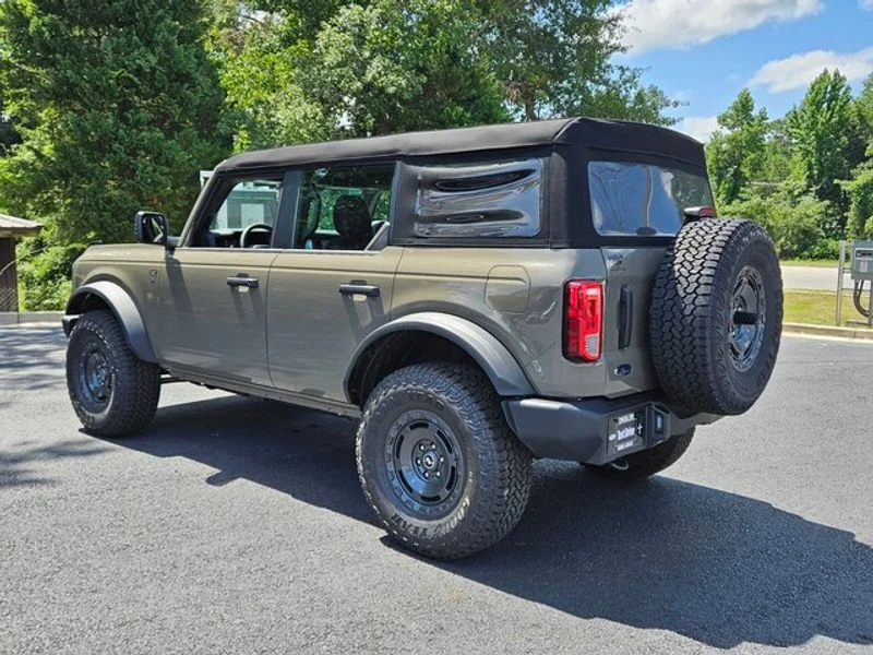 2025 Ford Bronco 4-Door Base - Photo 11