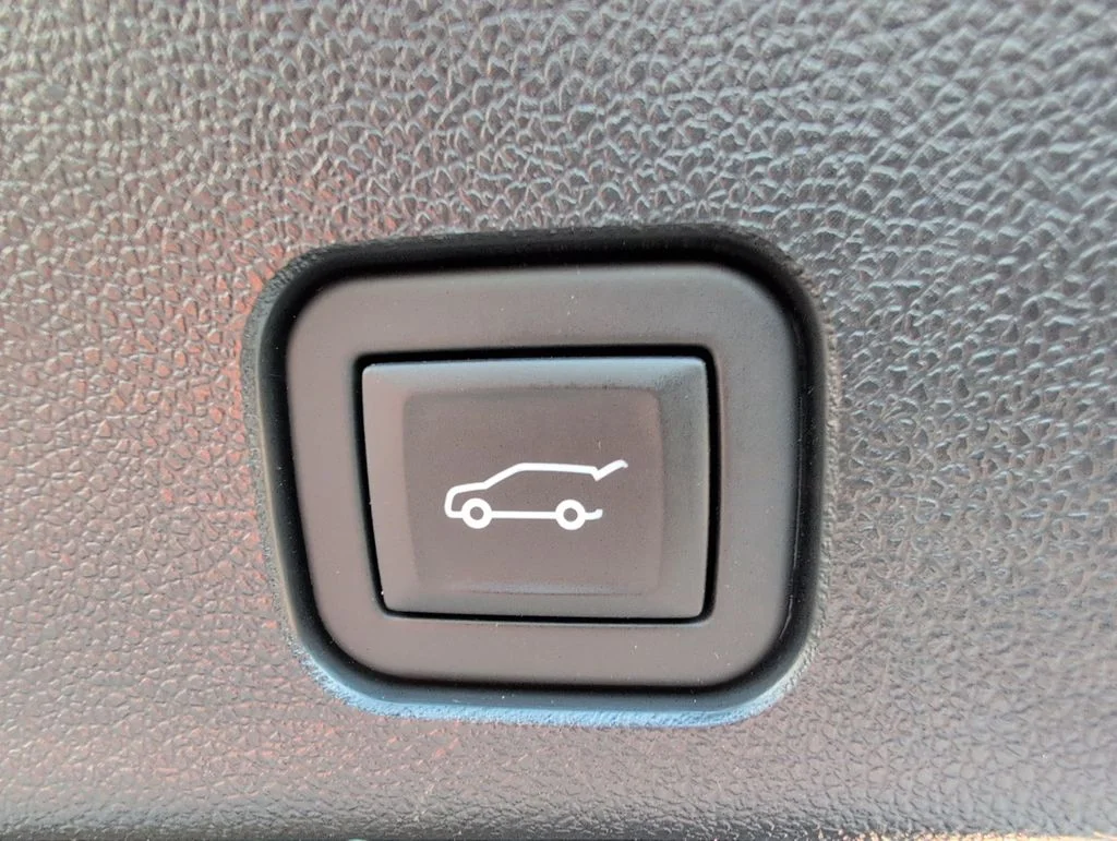 Used 2024 Blue Chevrolet RS image 39