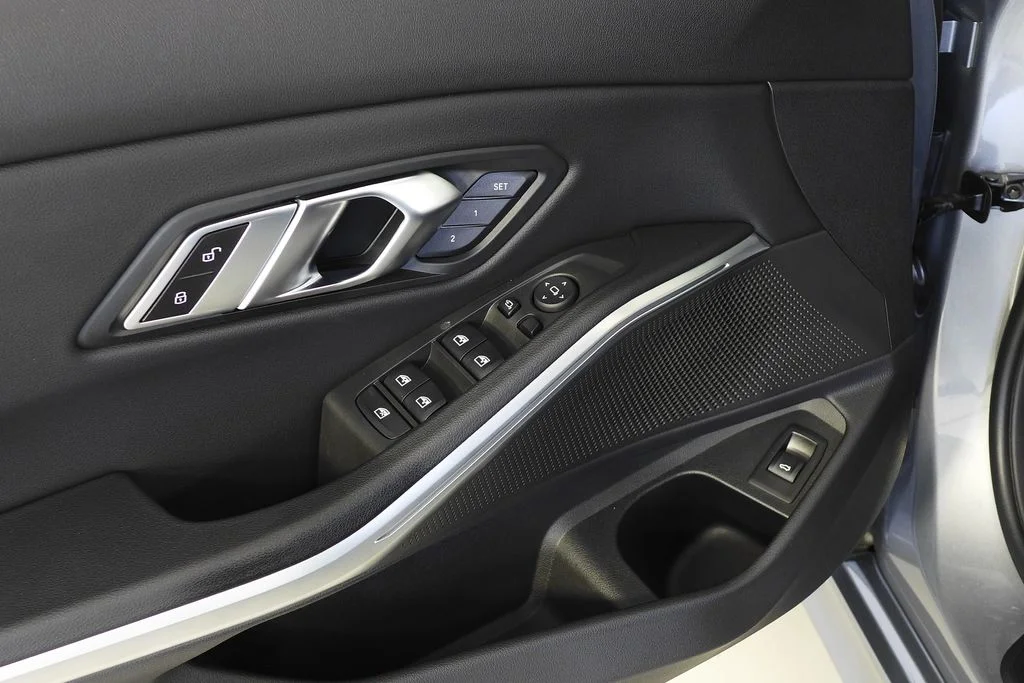 Used 2023 Gray BMW 330i image 12