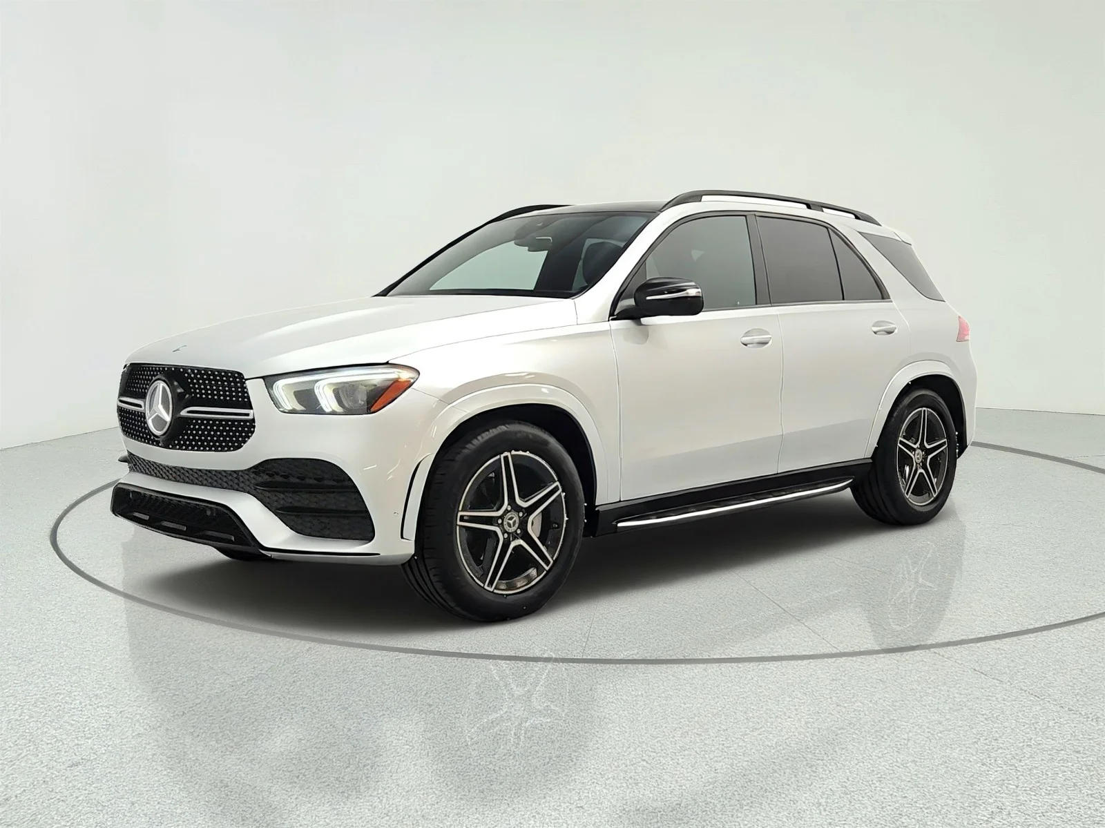 Used 2021 Iridium Silver Metallic Mercedes-Benz GLE 350 4MATIC® SUV image 1