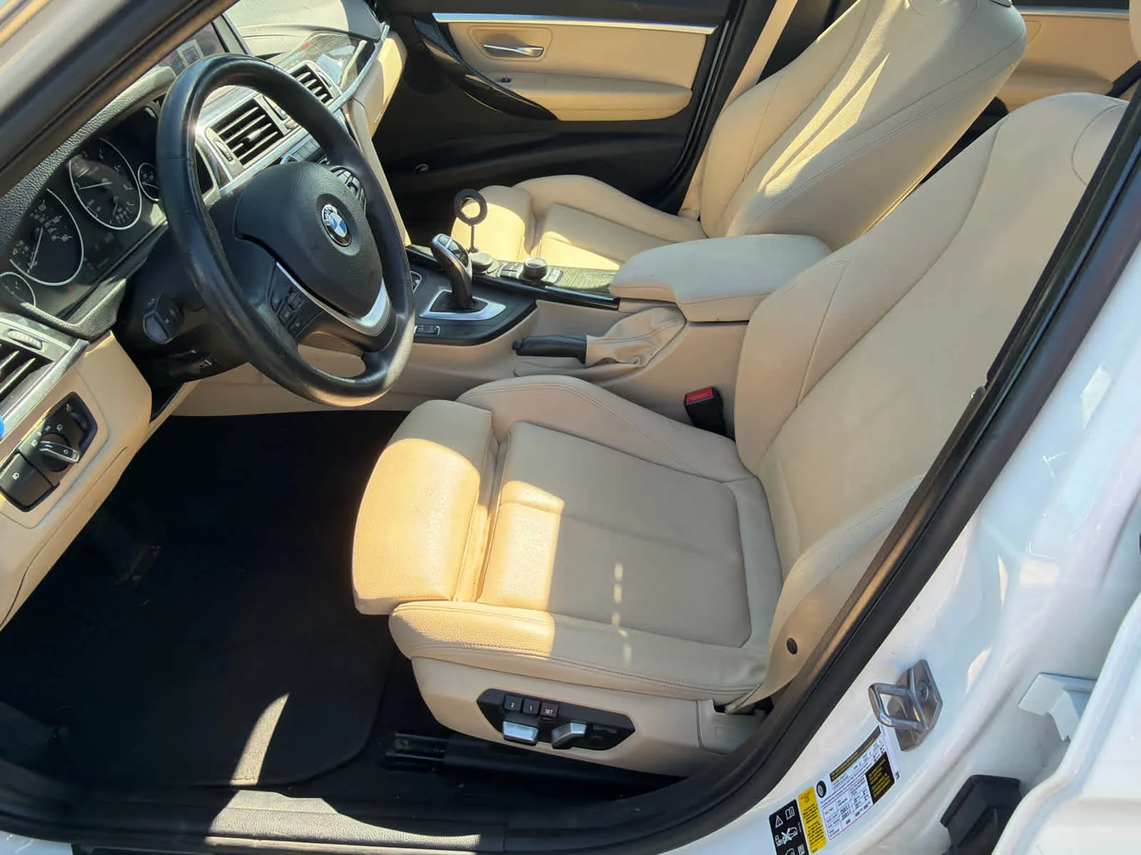 Used 2018 Alpine White BMW 328d xDrive image 12