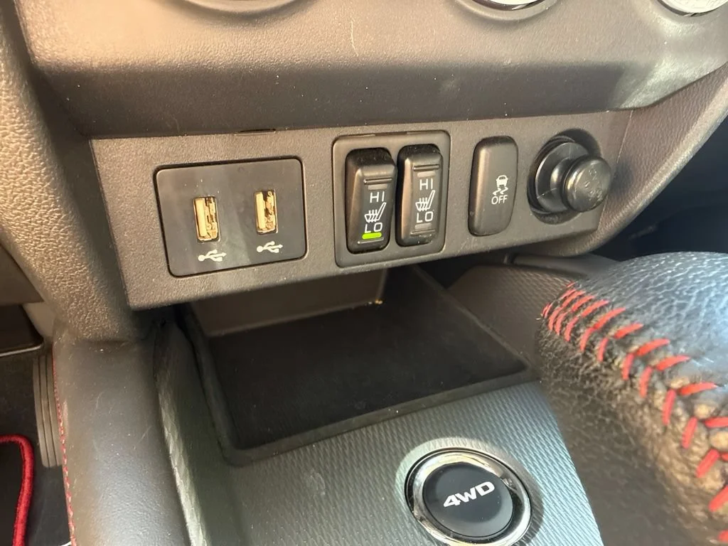 Used 2024 Silver Mitsubishi S image 19