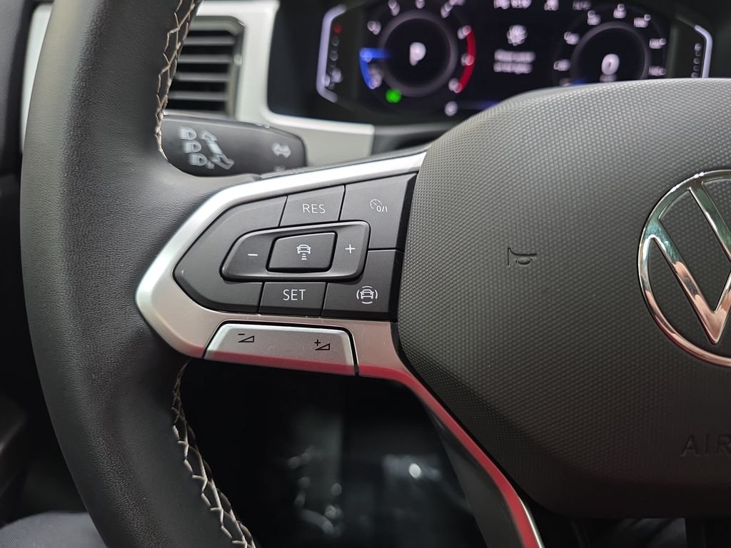 2023 Volkswagen Atlas SE w/Tech - Photo 16