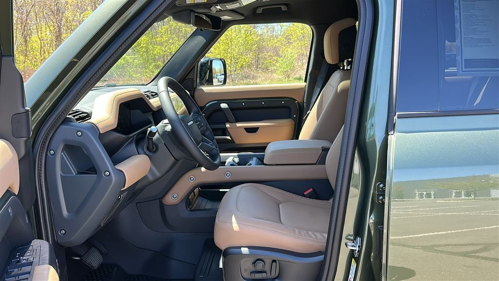 New 2026 Woolstone Green LAND ROVER S image 9
