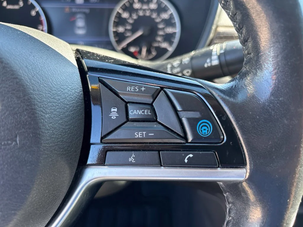 Used 2022 Silver Nissan 2.5 SL image 21
