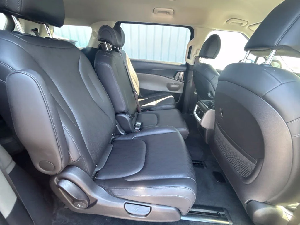 Used 2026 Blue Kia LXS image 23