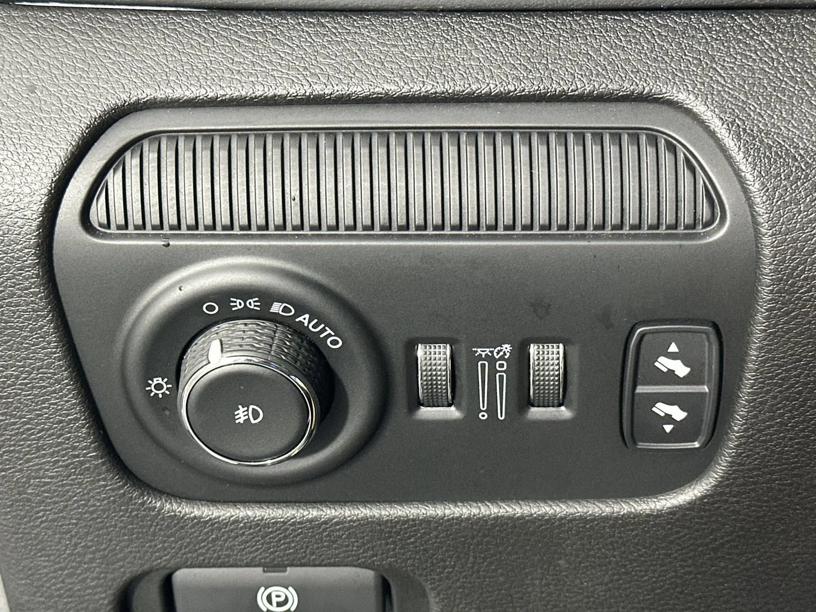 Used 2024 White Jeep Series III image 21