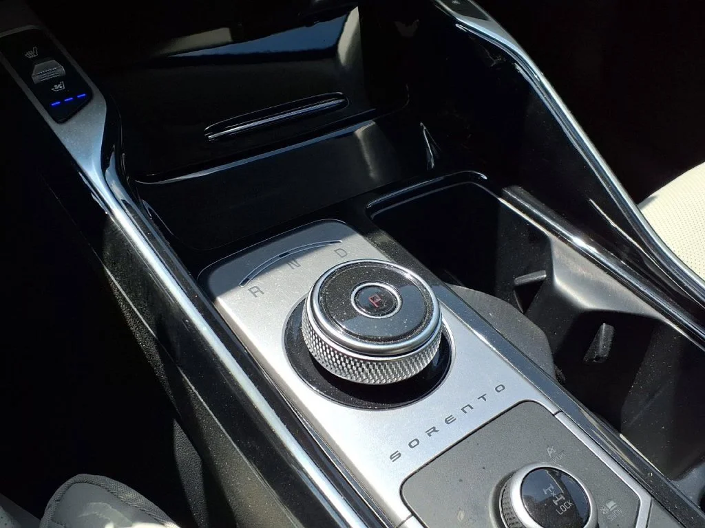Used 2023 Steel Gray Kia SX Prestige image 4